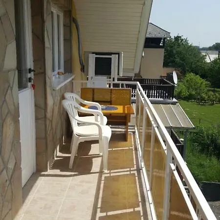 Happy House Apartment